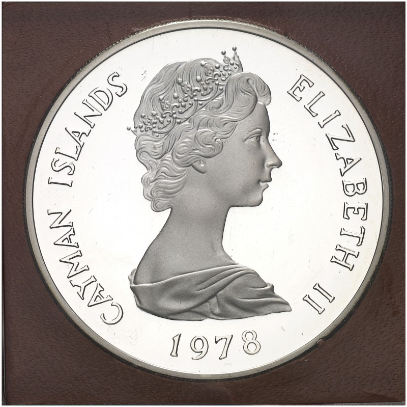 1978. Islas Cayman. Isabel II. 50 dólares. (Kr. 34). 64,94 g. AG. En estuche ofi...