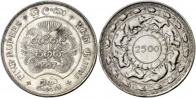 1957. Ceylán. Isabel II. 5 rupias. (Kr. 126). 28,21 g. AG. 2500 años del budismo. EBC+.