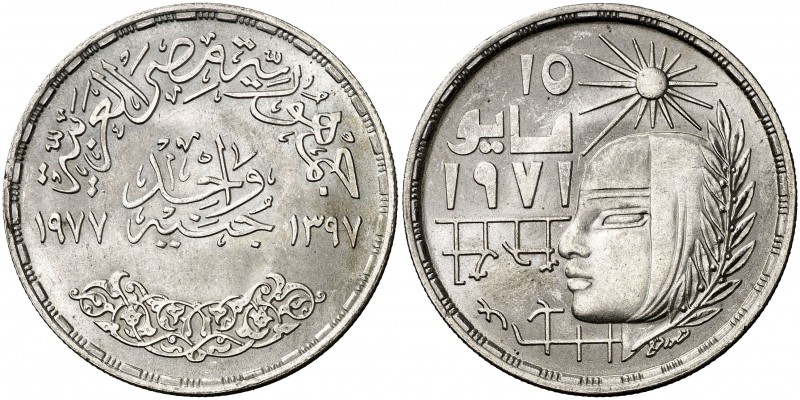 AH 1397 (1977). Egipto. 1 libra. (Kr. 473). 14,74 g. AG. Revolución correctiva. ...