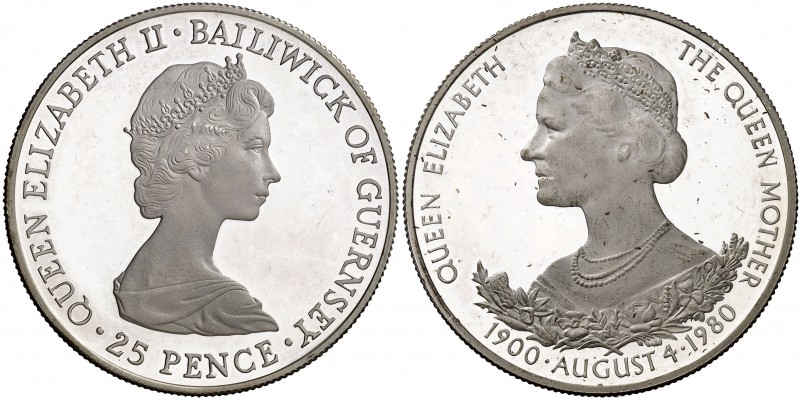 s/d (1980). Guernsey. Isabel II. 25 peniques. (Kr. 35a). 28,13 g. AG. 80º Aniver...