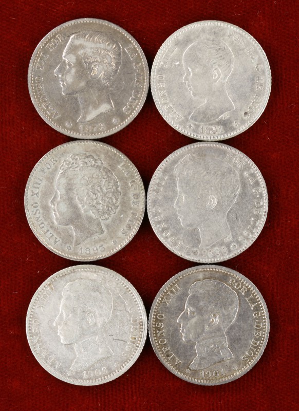 1876 a 1904. Alfonso XII y XIII. 1 peseta. Lote de 6 monedas distintas. A examin...