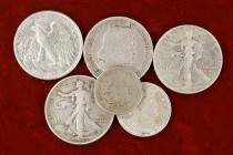 1893 a 1945. Estados Unidos. 5 centavos, 1/4 y 1/2 dólar (cuatro). Lote de 6 monedas diferentes, cinco en plata. A examinar. MBC-/MBC+.