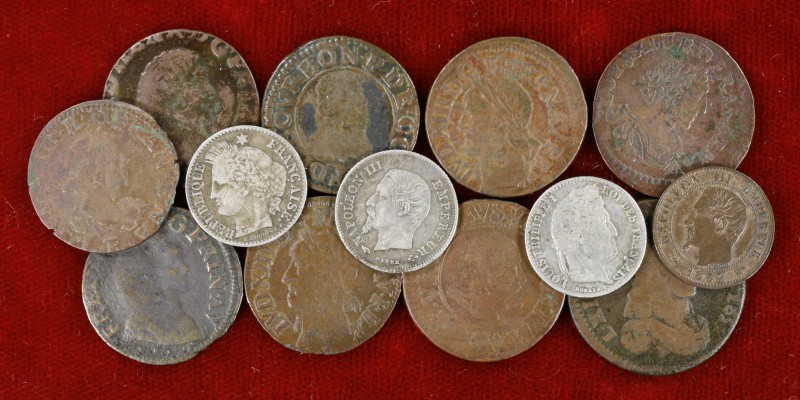 s. XVII-XIX. Francia. Lote de 10 monedas de cobre y 3 de plata. Total 13 monedas...