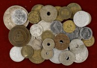 s. XIX-XX. Francia. Lote de 31 monedas de distintos valores y metales (nueve en plata). A examinar. BC/S/C.