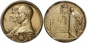 1929. Alfonso XII. Barcelona. (Cru.Medalles 1260) (Cat. Pat. Nacional, vol. III, nº 1389). 70,32 g. 50 mm. Plata dorada. Firmado: E. Ausio - A. Parera...