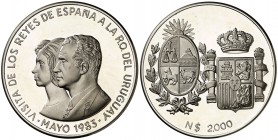 1983. Uruguay. Visita de Juan Carlos I y Sofía a Uruguay. 2000 nuevos pesos. (Kr. 131). 65 g. 50 mm. Plata. En estuche original y certificado. Proof.