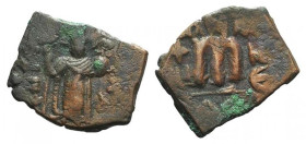 Constans II (641-668). Æ 40 Nummi (22mm, 4.09g, 6h). Constantinople. Constans standing facing, wearing crown and chlamys, and holding long cross and g...