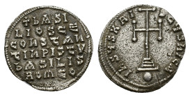 Basil I (867-886) with Constantine. AR Miliaresion (20,97 mm, 2,48 g). Constantinople, AD 868-879. Sear 1708. Very fine.