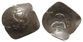 Latin Empire of Constantinople, 1204-1261. Æ Trachy (21mm, 0.97g, 6h). Constantinople. Christ Pantokrator seated facing on throne; star to r. R/ Half-...