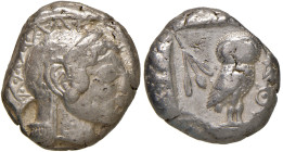 ATTICA Atene - Tetradramma (ca. 566-490 a.C.) Testa elmata di Atena a d. - R/ Civetta di fronte - cfr. S.Cop. 20 AG (g 16,80)
MB