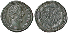 Marco Aurelio (161-180) Sesterzio - Busto laureato a d. - R/ Scritta in corona d’alloro - RIC 1006 AE (g 22,99)
BB+