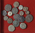 Lotto di monete antiche di diverse epoche, di piccolu modulo, da studio, come da foto. Non si accettano resi
B-MB
