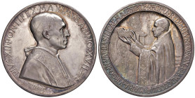Pio XII (1939-1958) Medaglia A. XVII - Opus: Mistruzzi AG (g 36,50 - Ø 44 mm) Fondi ripassati al D/
FDC