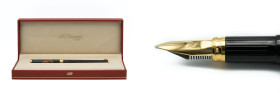 S.T. DUPONT Penna stilografica - COLOMBO. Corpo della penna in lacca cinese nera con decorazioni arancioni. Finiture dorate. Pennino a tratto medio in...