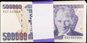 TURKEY. Pack of (100). Turkiye Cumhuriyet Merkez Bankasi. 500,000 Turk Lirasi, 1970. P-212. Uncirculated.
A consecutive pack of 99 500,000 Turk Liras...