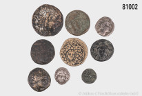 Konv. 9 griechische Münzen, dabei 2 Hemidrachmen aus Rhodos, eine seleukidische Bronzemünze, etc., gemischter Zustand, bitte besichtigen