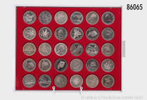 Kanada, Konv. 30 Silbermünzen, 1930er bis 1980er Jahre, auf Lindner-Schuber, St/PP, berührt, teils mit Patina und kleinen Kratzern, bitte besichtigen...