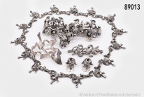 Trachtenschmuck-Set, 835er und 925er Silber, ca. 1930er Jahre, bestehend aus 1 Ring, Größe ca. 50, 1 Paar Ohrclips, 2 Broschen, 1 Armband und Halskett...