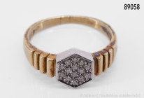 Ring, 585 Gelbgold, mit einem Sechskant-Weißgold-Aufbau mit ca. 14 Punktdiamanten, Größe ca. 58, 4,14 g