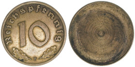 10 Reichspfennig F, einseitig
einseitig geprägte Wertseite 10 Reichspfennig F mit hochgezogenem Riffelrand zur Aufnahme eines Kernes und Plattierung d...