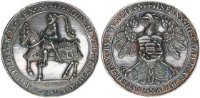 Ferdinand I. 1556-1564
1 1/4 Schautaler, 1541. Kremnitz
39,14g
Markl 2036
Rf., gestichelte Felder
vz