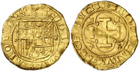 s/d. Juana y Carlos. Sevilla. 1 escudo. (Cal. 57). 3,32 g. Golpecitos. Escasa. MBC.