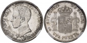 1903*1903. Alfonso XIII. SMV. 1 peseta. (Cal. 49). En cápsula de la NGC como MS63. Bella. Brillo original. S/C-