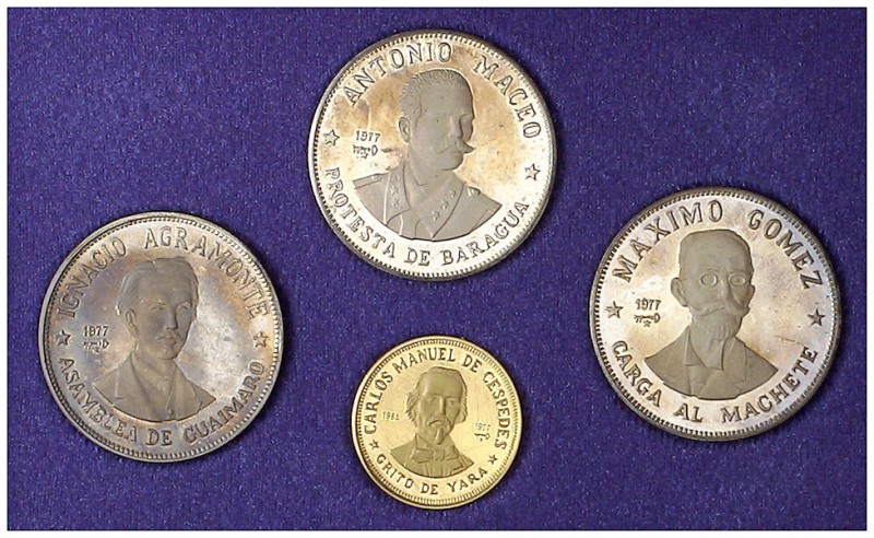 1977. Cuba. 20 (tres, AG) y 100 (AU) pesos. (Kr. PS7). En estuche oficial con ce...