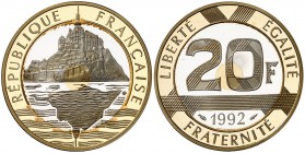 1992. Francia. Monnaie de París. 20 francos. (Fr. 632b) (Kr. 1008.2a). 12,66 g. AU-AG-CU. Mont Saint-Michel. Moneda trimetálica. En estuche original c...