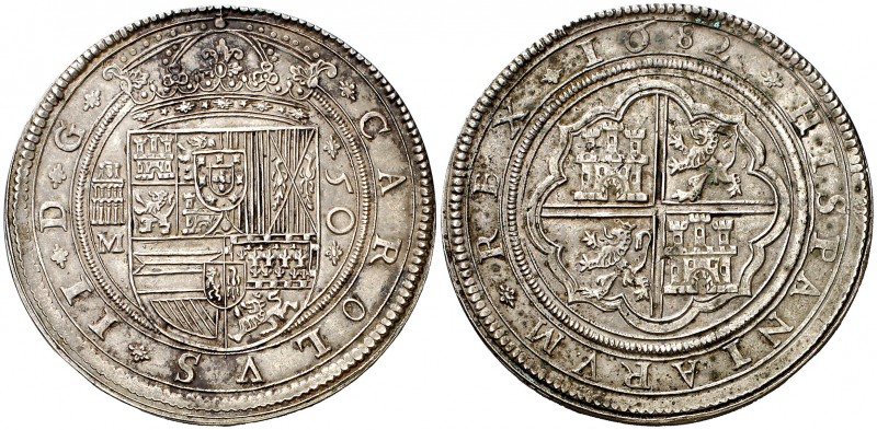 1682. Carlos II. Segovia. M. Cincuentín. 195,45 g. Reproducción en plata del sig...