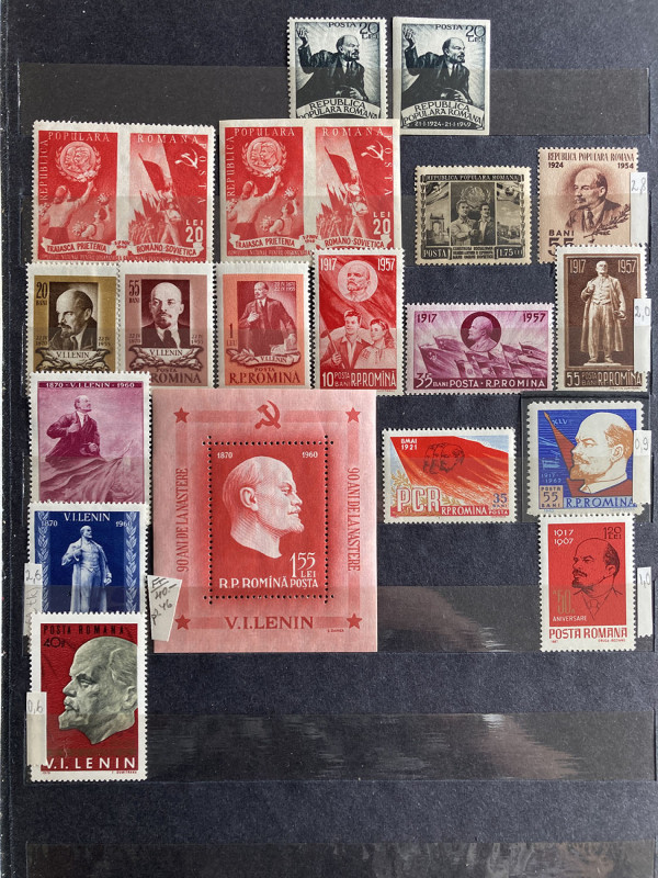 Collection of World Stamps - Lenin
Sold as seen, no return. Album with twelve fi...