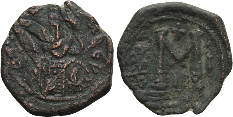 TIBERIUS III APSIMAR (698-705). Follis. Constantinople. Dated RY 1 (698/9). 

...