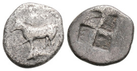 THRACE. Byzantion. 1/4 Siglos or Trihemiobol (Circa 340-320 BC).
Obv: Heifer standing left on dolphin left.
Rev: 'ΠΥ.
Stippled quadripartite incuse sq...