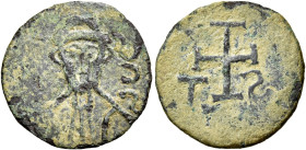 Napoli. Stefano III duca e Vescovo, 821-832 

Mezzo follaro, Æ 1,67 g. I / A / N – S / C / S (lettere inverse) Busto di S. Gennaro di fronte. Rv. S ...