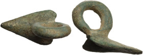 Bronze decorative element in the shape of a leaf on a ring. 33x16x22 mm.