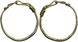 Gold earring. Roman to Byzantine. Diameter: 17 mm.