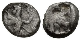 Kings of Persia (Achaemenids). AR Siglos (14mm, 5.2 g), c. 450-400 BC. Obv. The Great King, bearded, in "Knielauf" to right, holding bow and spear. Re...