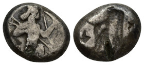 Kings of Persia (Achaemenids). AR Siglos (15mm, 4.7 g), c. 450-400 BC. Obv. The Great King, bearded, in "Knielauf" to right, holding bow and spear. Re...