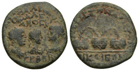 BITHYNIA. Nicaea. Valerian, Gallienus and Valerian II (256-268). Ae. (24mm, 7.5 g) Obv: AYT OYAΛEPIANOC ΓAΛΛIHNOC OYAΛEPIANOC KAIC CEBB. Radiate heads...