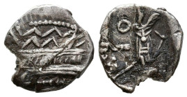 JUDAEA, Samaria. Obolo. (Ar. 0,52g/10mm). 401-365 a.C. Sidon. (HGC 10,240). Anv: Galera fenicia navegando a izquierda. Rev: Rey persa estante a derech...