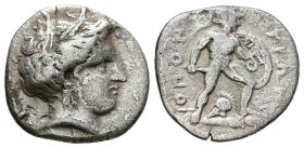 LOKRIS, Lokri Opuntii. Trióbolo. (Ar. 2,56g/16mm). 360-350 a.C. (HGC 4, 997). Anv: Cabeza diademada de Demeter a derecha. Rev: Ajax con casco corintio...