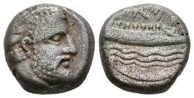 PHOENICIA, Arados. Tetróbolo. (Ar. 3,06g/12mm). 380-351 a.C. (HGC 10, 40). Anv: Cabeza masculina barbada a derecha. Rev: Galera a derecha, encima letr...