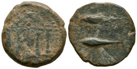 ABDERA (Almería). As. (Ae. 10,75g/26mm). 150-50 a.C. (FAB-10). Anv: Templo tetrástilo. Rev: Atunes a izquierda, entre ellos leyenda púnica. BC.