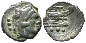 ACUÑACIONES ANONIMAS. Cuadrante. (Ae. 3,01g/19mm). 86 a.C. Roma. (Crawford 56/5). Anv: Cabeza de Hércules con piel de león, detrás tres puntos. Rev: P...