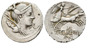 GENS CLAUDIA. Denario. (Ar. 3,56g/18mm). 79 a.C. Taller auxiliar de Roma. (FFC 567; Crawford 381/1a). Anv: Busto diademado de Diana a derecha con arco...