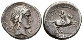 GENS CREPUSIA. Denario. (Ar. 3,89g/18mm). 82 a.C. Roma. (Crawford 361/1b; FFC 659). Anv: Cabeza laureada de Apolo a derecha, detrás cetro, delante P. ...