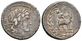 GENS FONTEIA. Denario. (Ar. 3,95g/19mm). 85 a.C. Sur de Italia. (FFC 717; Crawford 353/1a). Anv: Cabeza laureada de Apolo a derecha, debajo haz de ray...