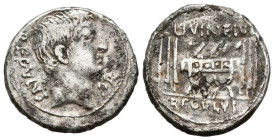 GENS LIVINEIA. Denario. (Ar. 3,07g/18mm). 42 a.C. Roma. (FFC 812; Crawford 494/27). Anv: Cabeza de Lucius Livineius a derecha, alrededor leyenda: REGV...