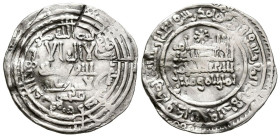 CALIFATO DE CÓRDOBA. Abd al- Rahman III al-Nasir. Dírham (Ar. 2,74g/23mm). 330 H. Al-Andalus. Con Qasim en I.A. (Vives 396, Frochoso 330.10d).MBC. Mar...