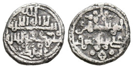 ALMORAVIDES, Ali ibn Yusuf (500-537H). Quirate. (Ar. 1,06g/11mm). Similar a Benito-Cc21 pero variante de leyenda sin “nasir al-din”. Con el título Al-...
